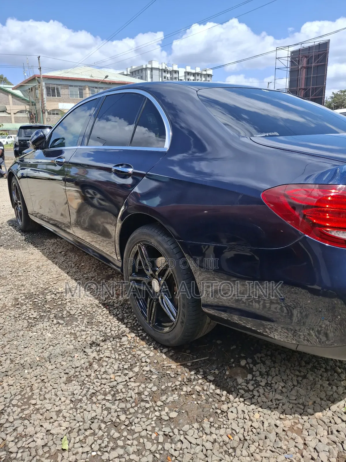 Mercedes-Benz E220 2016 Blue