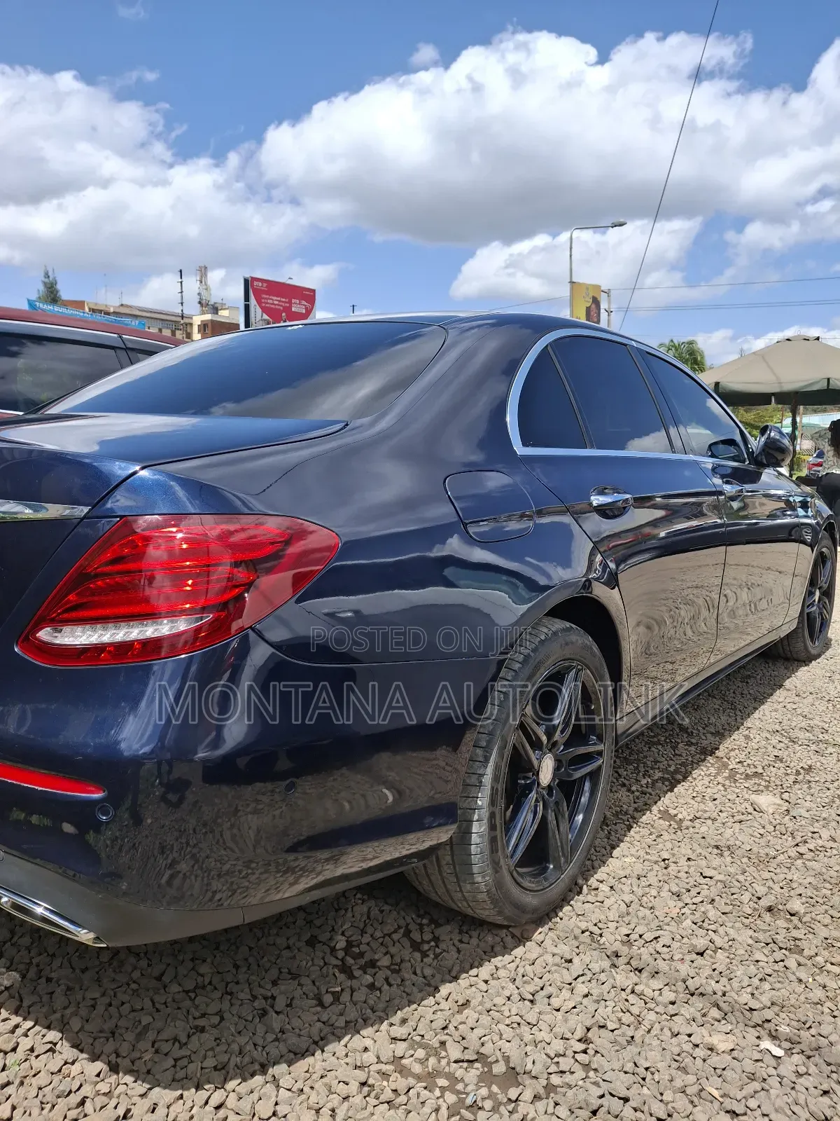 Mercedes-Benz E220 2016 Blue