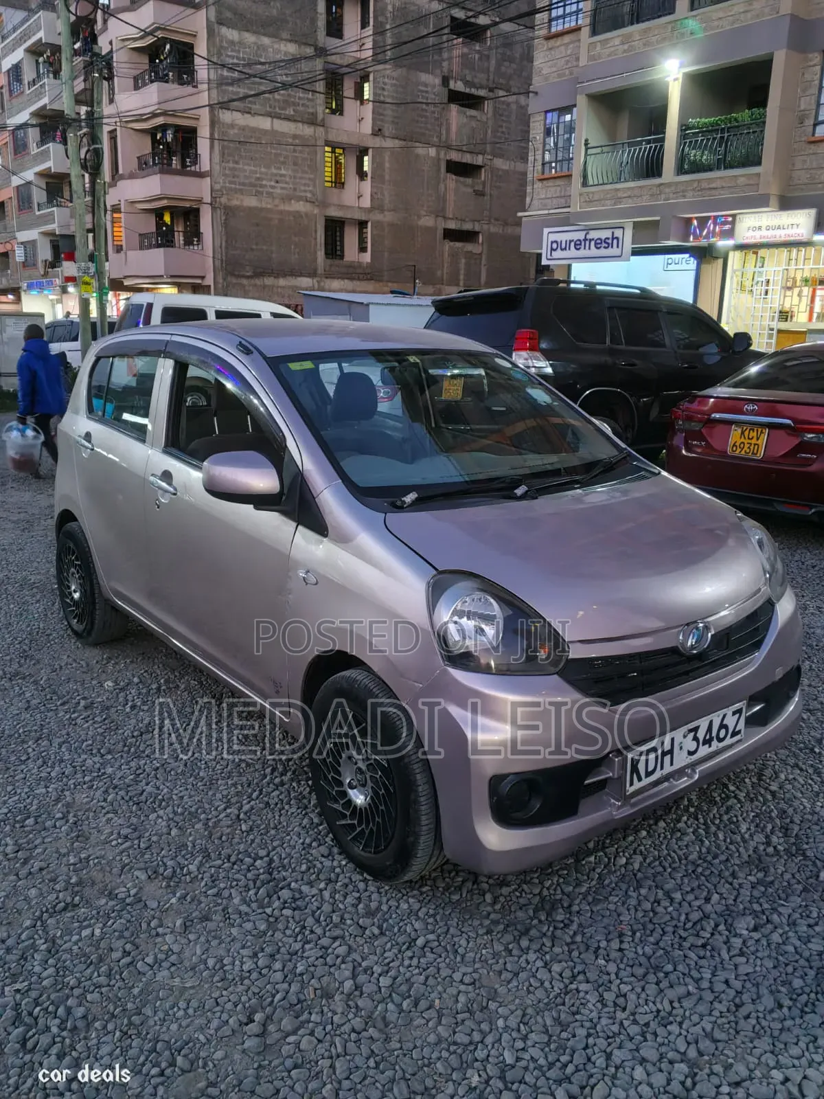 Daihatsu Mira 2015 Pink