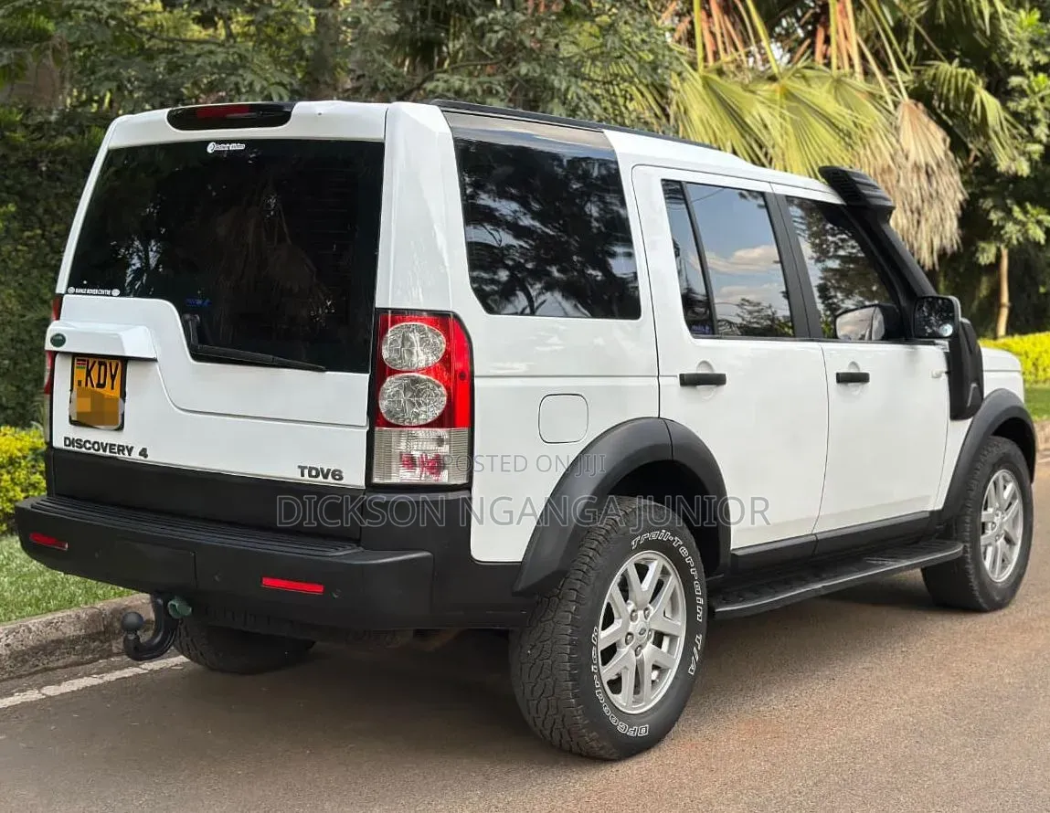 Land Rover Discovery 2013 White