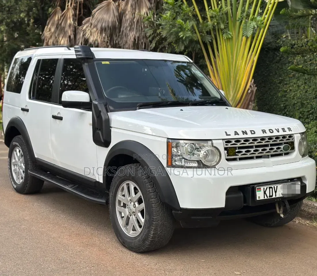 Land Rover Discovery 2013 White