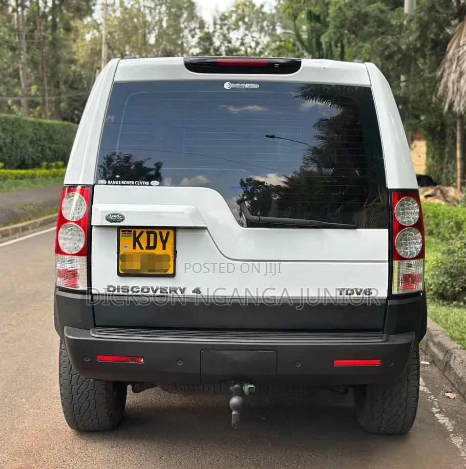 Land Rover Discovery 2013 White
