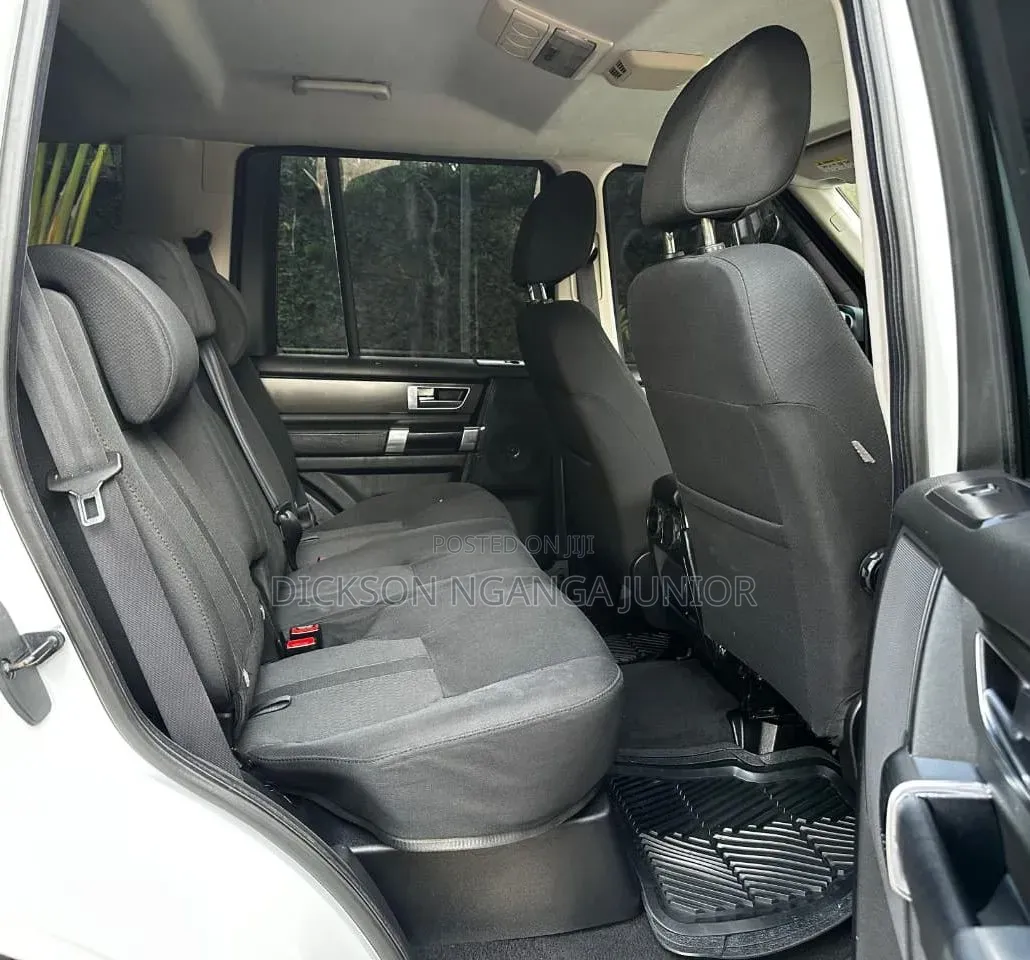 Land Rover Discovery 2013 White