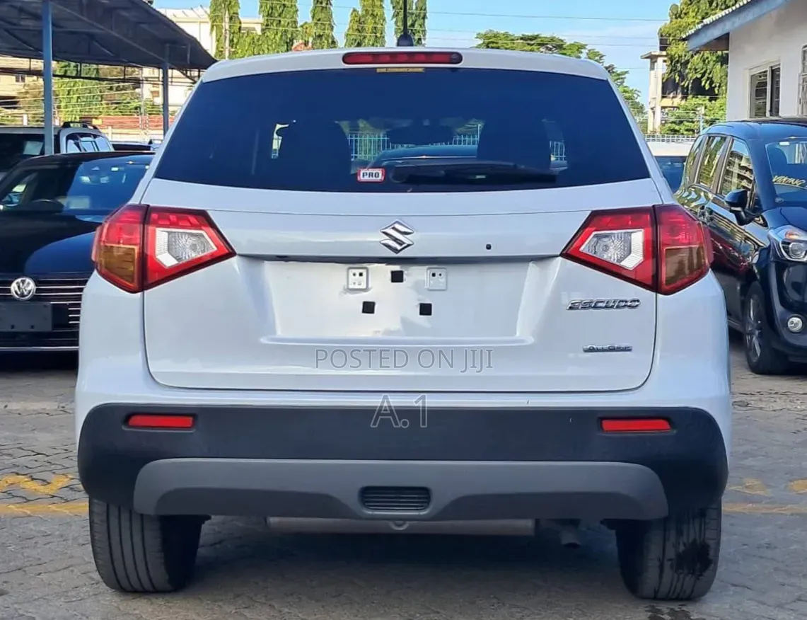 Suzuki Escudo 2019 White