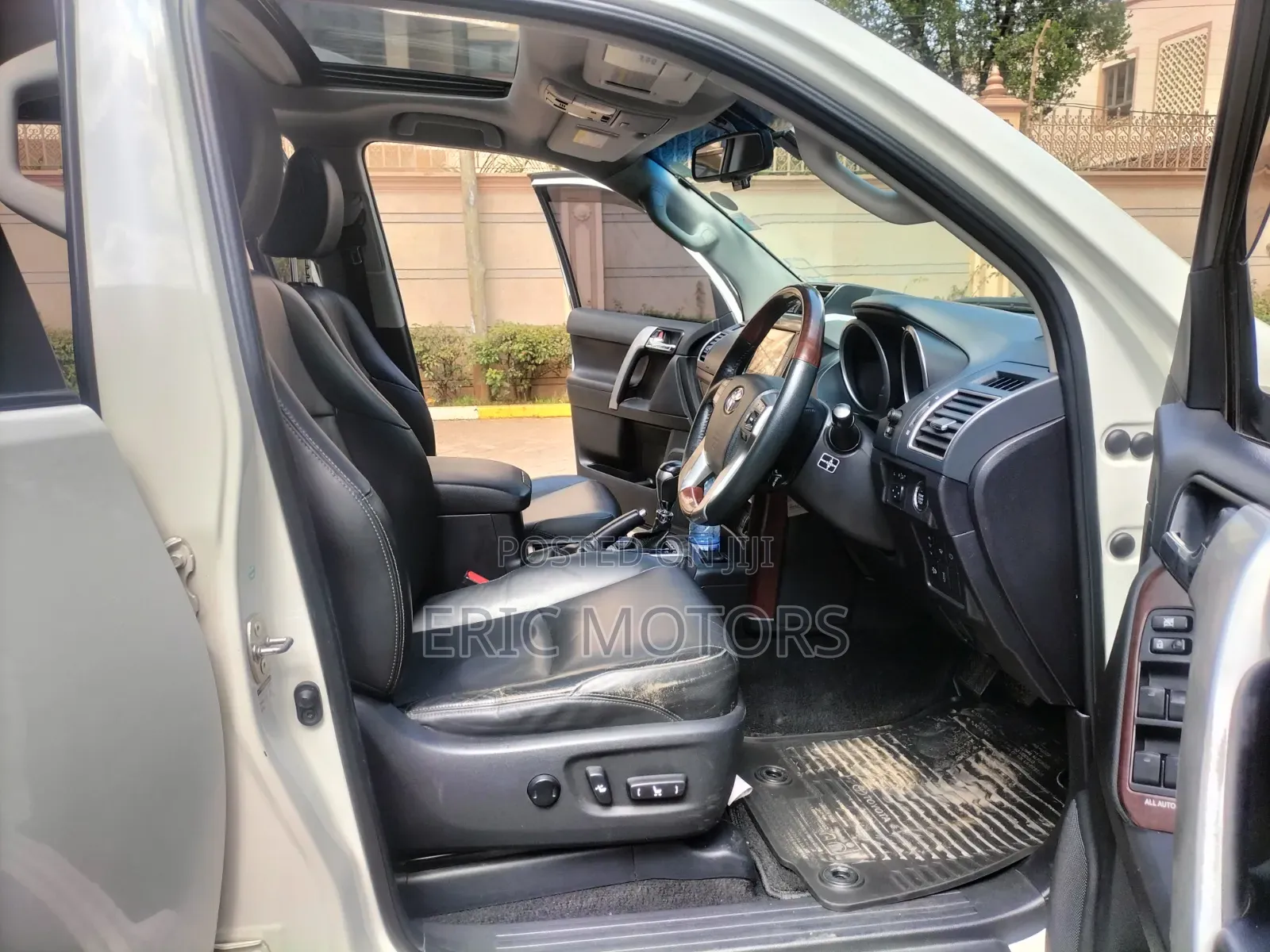 Toyota Land Cruiser Prado 2015 White