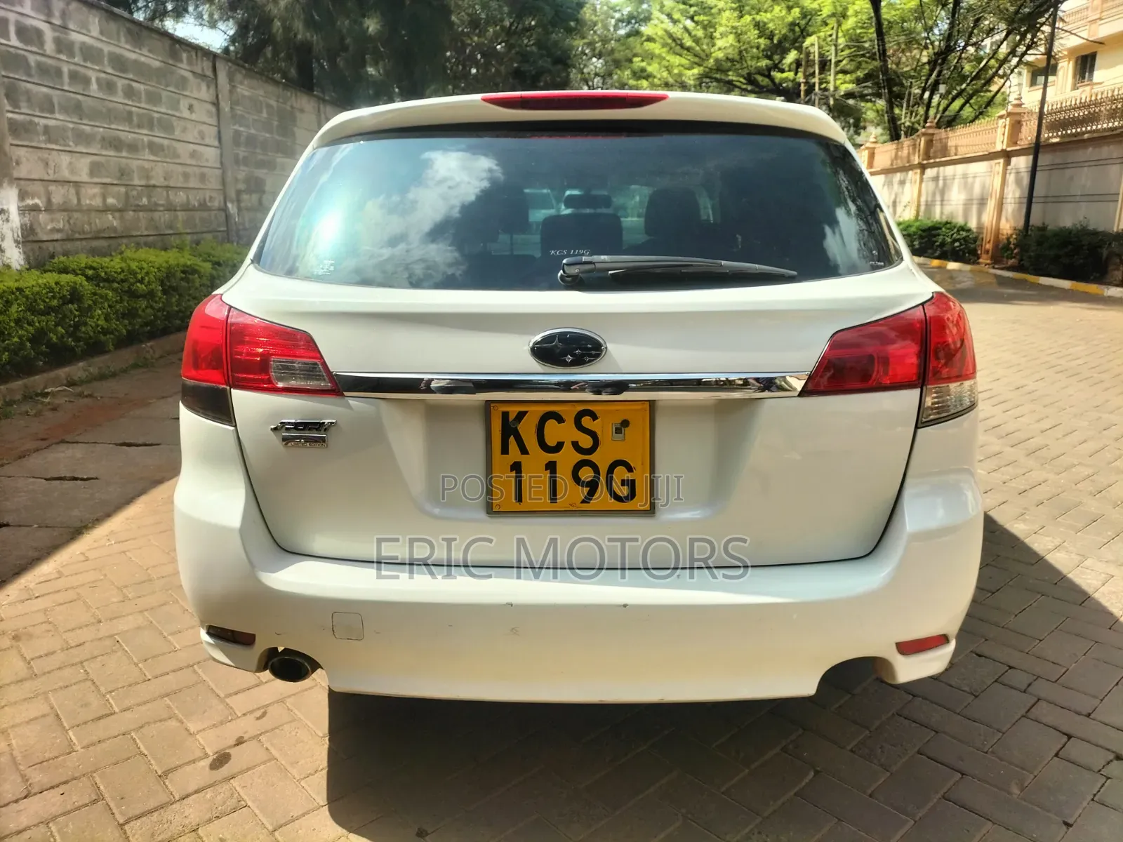 Subaru Legacy 2011 White