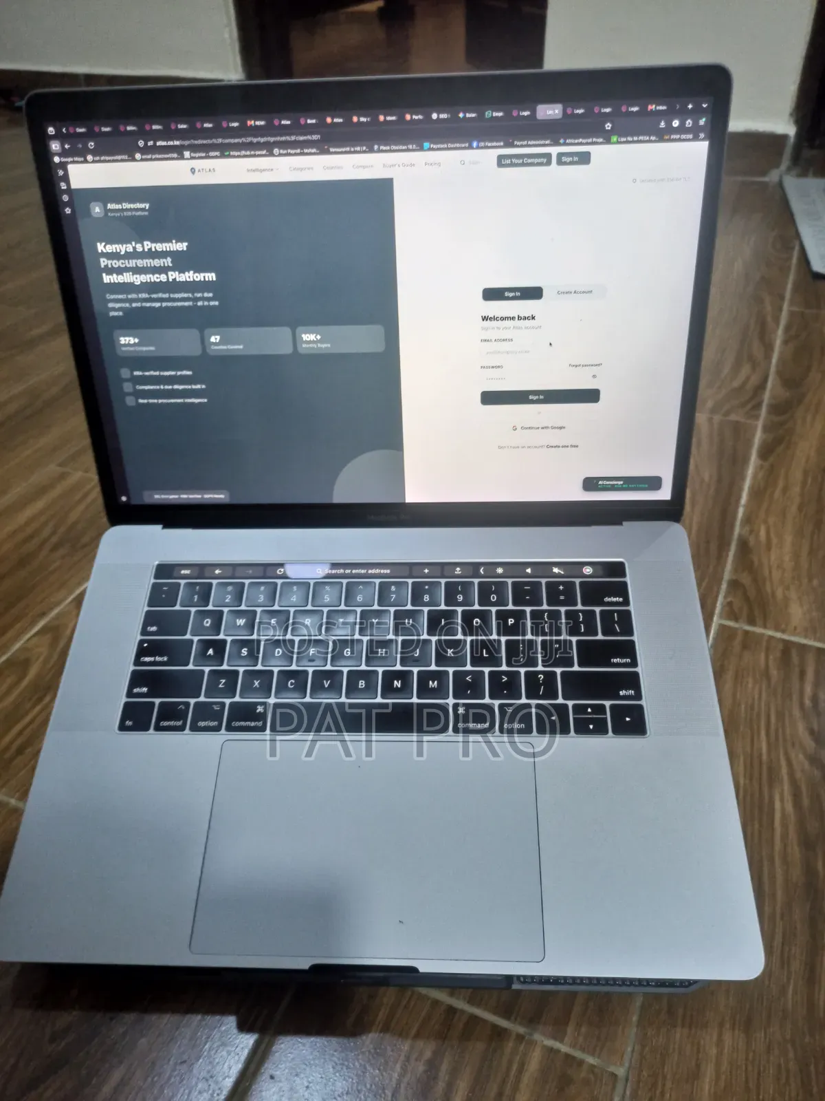 Laptop Apple MacBook Pro 2017 16GB Intel Core i7 SSHD (Hybrid) 500GB