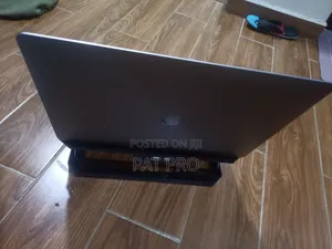 Laptop Apple MacBook Pro 2017 16GB Intel Core i7 SSHD (Hybrid) 500GB