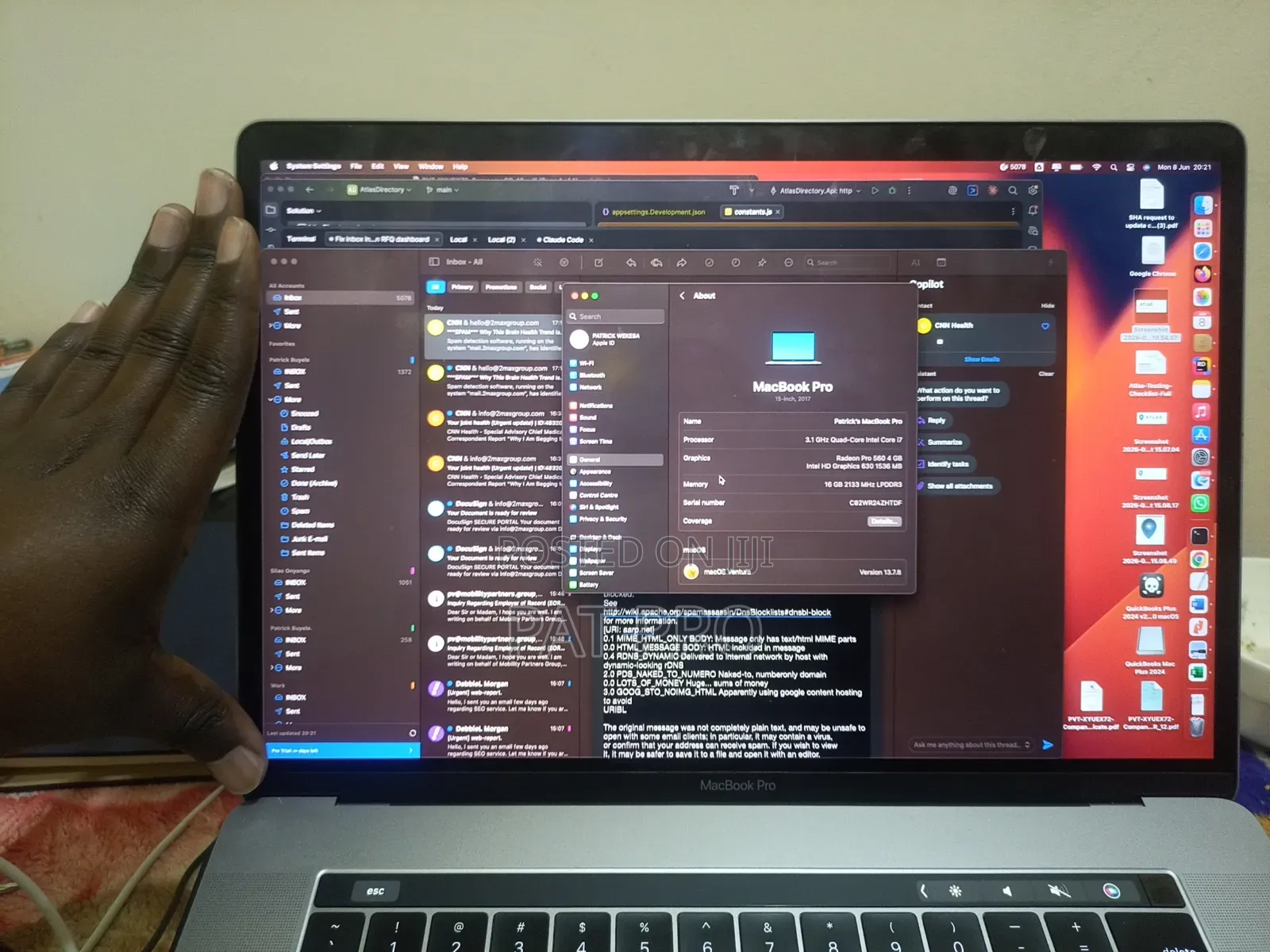 Laptop Apple MacBook Pro 2017 16GB Intel Core i7 SSHD (Hybrid) 500GB