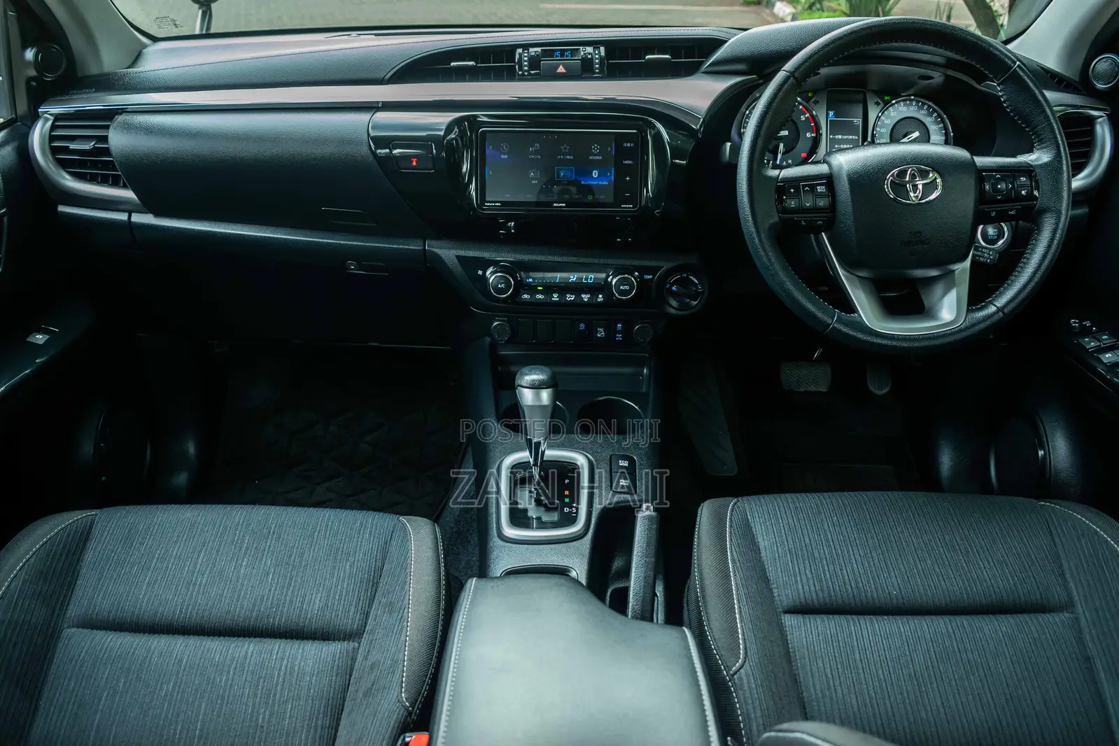 Toyota Hilux 2021 Green