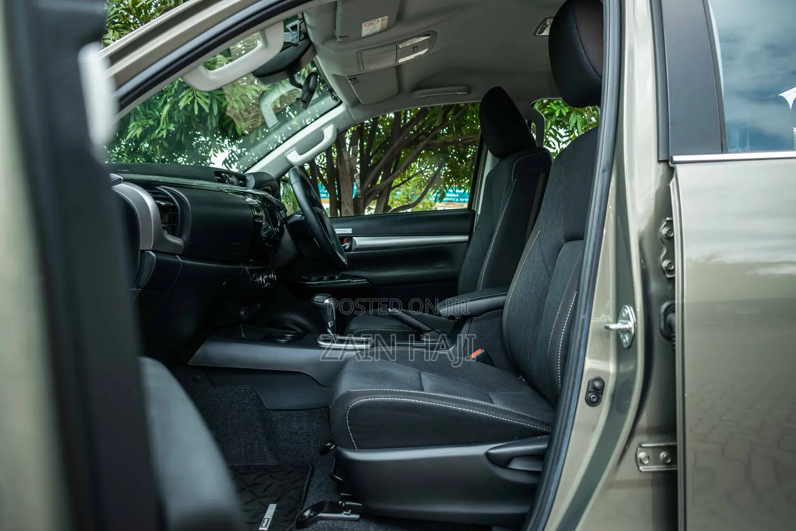 Toyota Hilux 2021 Green