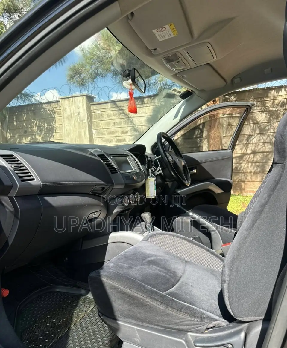 Mitsubishi Outlander 2010 Black