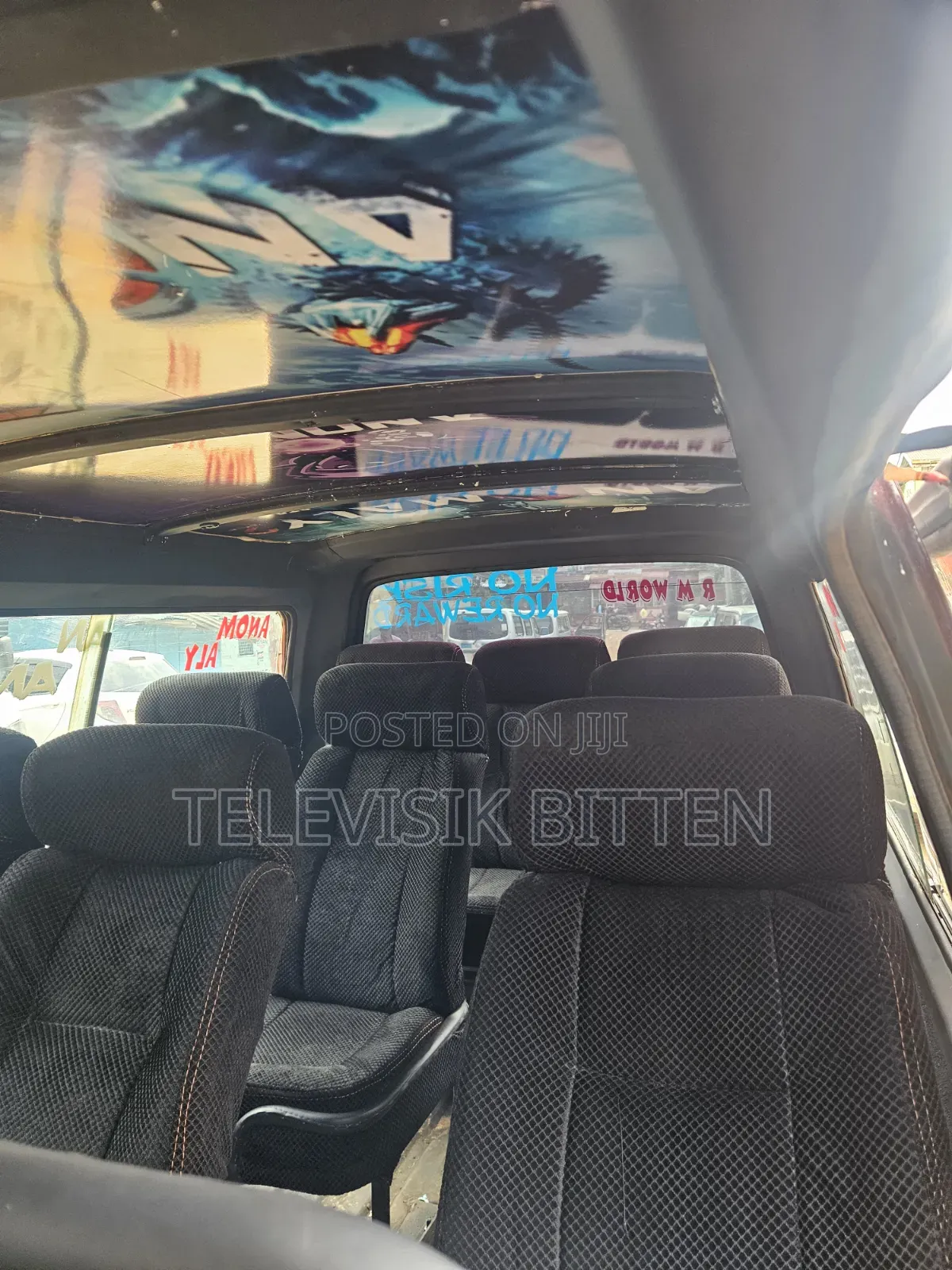 Nissan Caravan (Urvan) 2012 Red