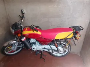 Bajaj Boxer 2025 Red