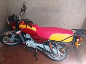Bajaj Boxer 2025 Red