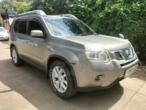 Nissan X-Trail 2012 Gray
