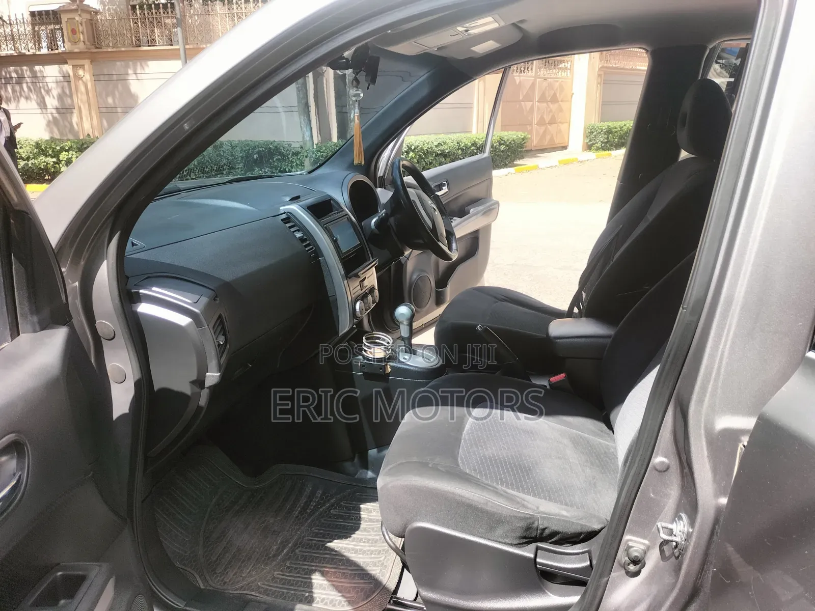 Nissan X-Trail 2012 Gray