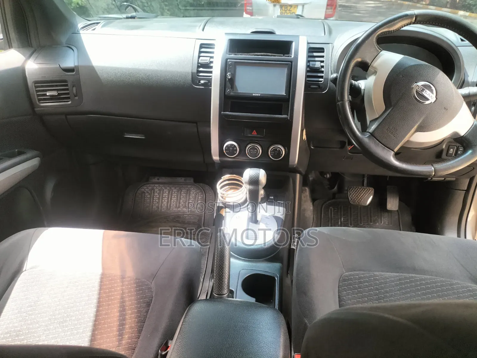 Nissan X-Trail 2012 Gray