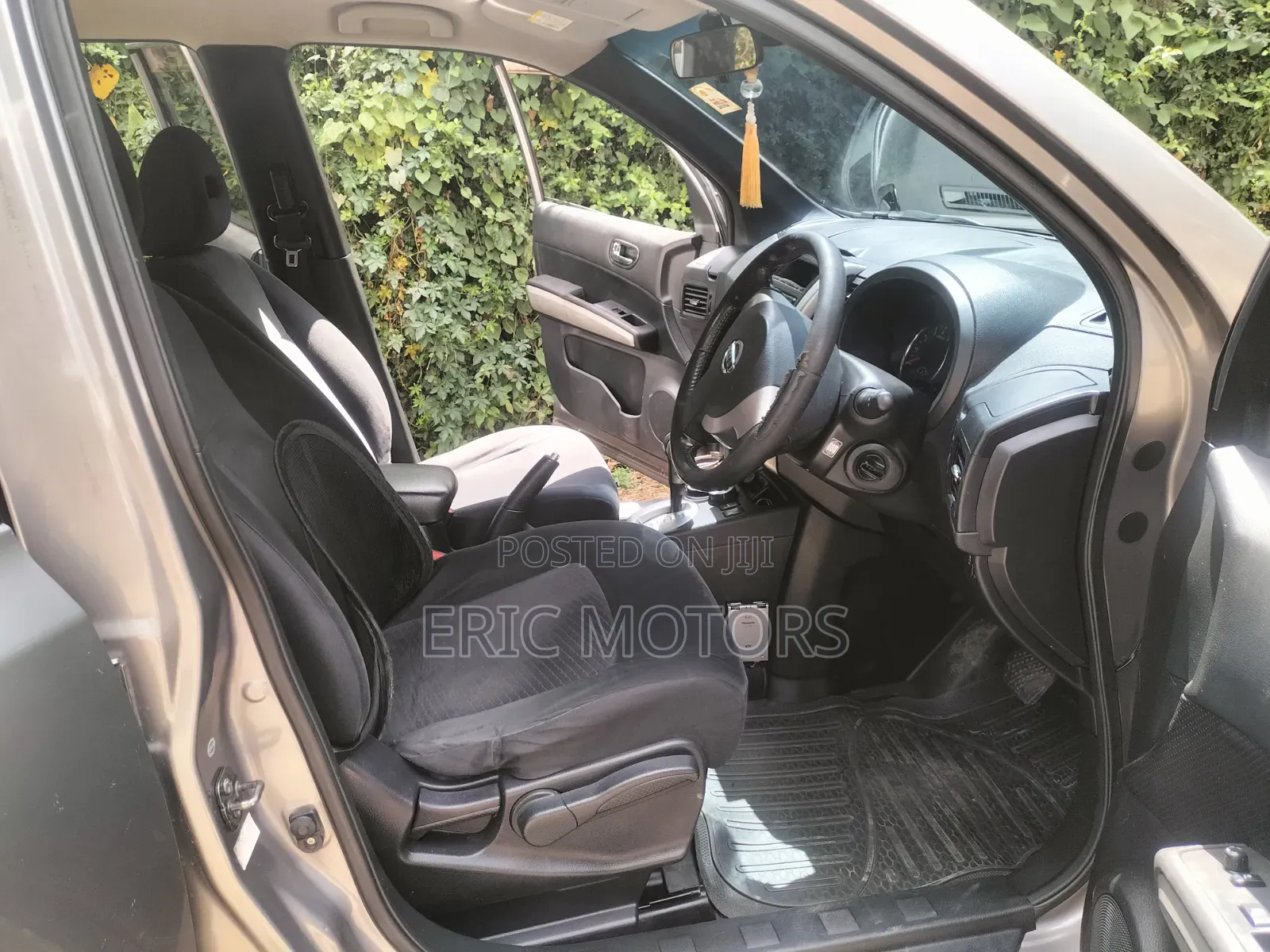 Nissan X-Trail 2012 Gray