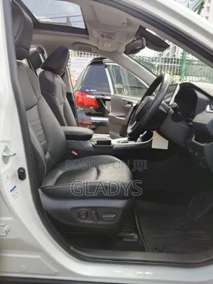 Toyota RAV4 2019 White