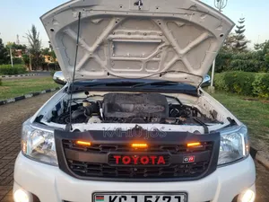 Toyota Hilux 2009 White