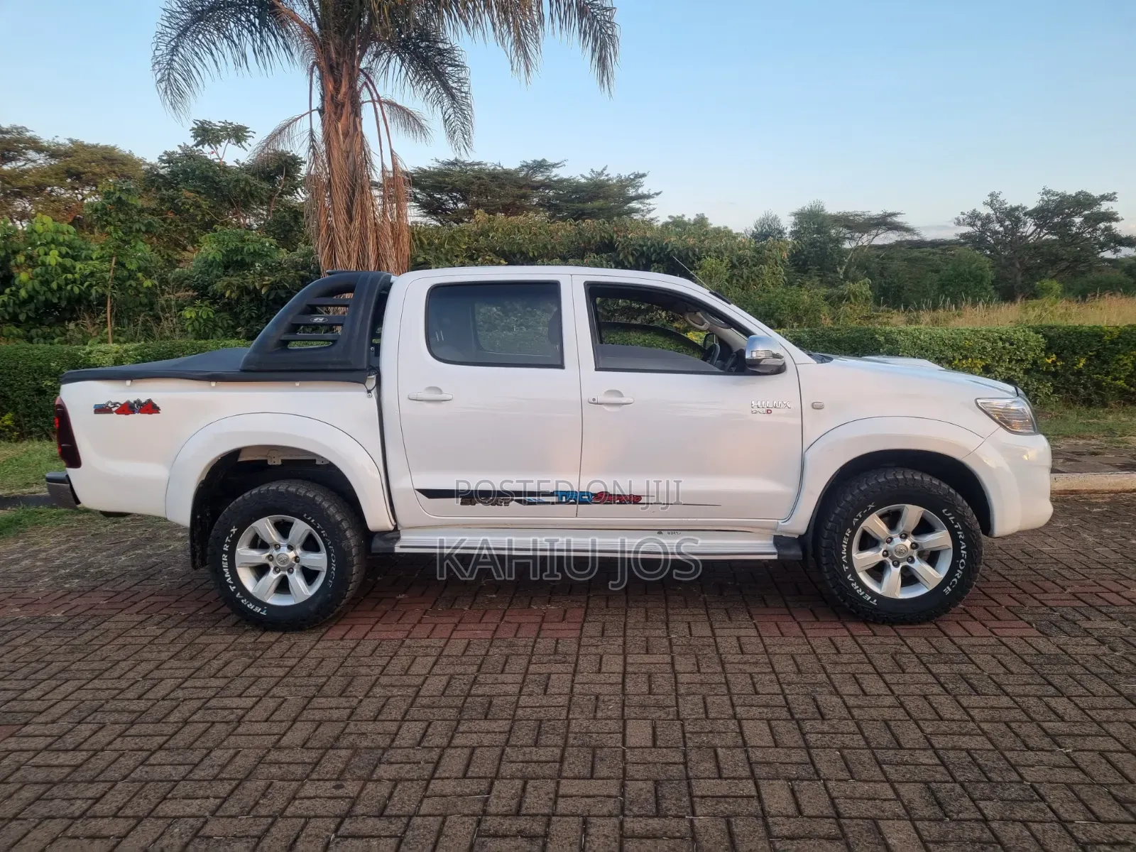 Toyota Hilux 2009 White
