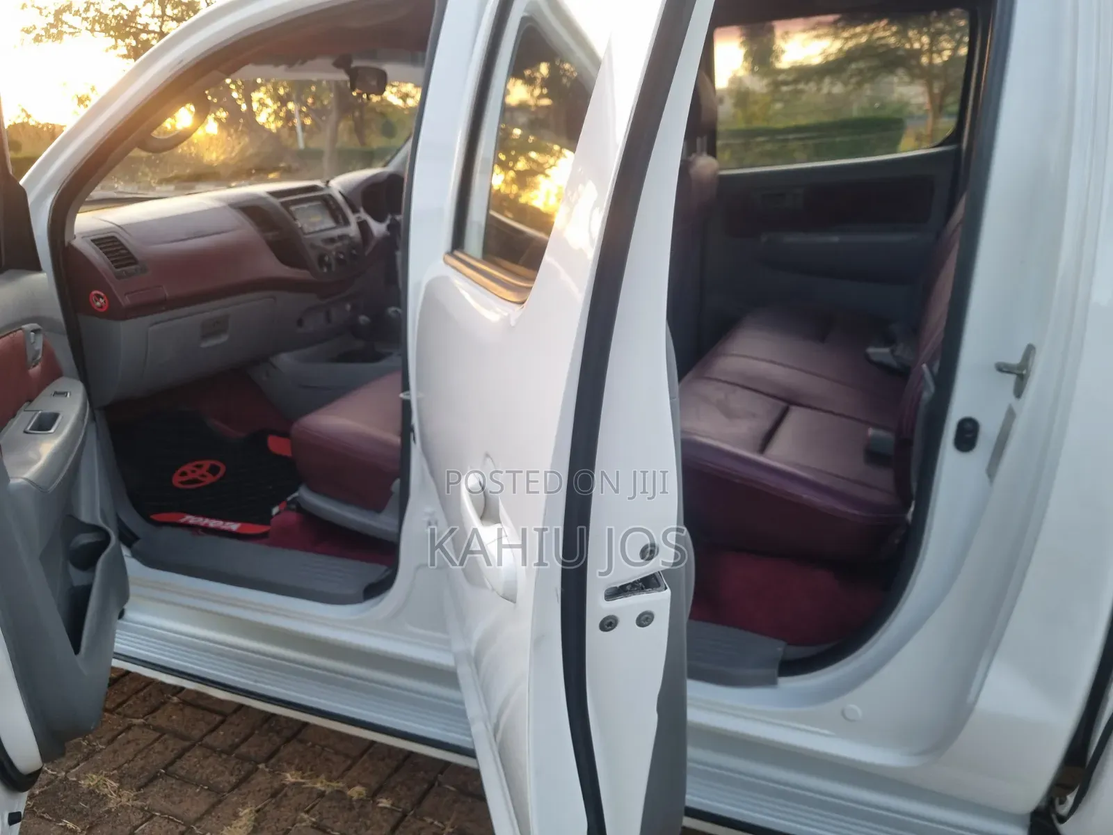 Toyota Hilux 2009 White