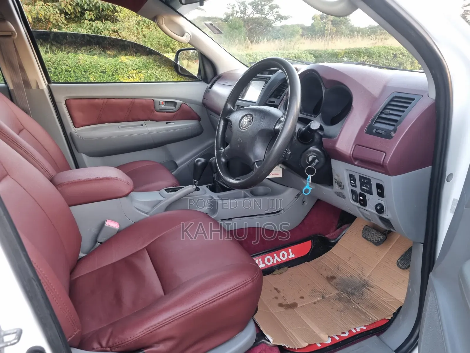 Toyota Hilux 2009 White