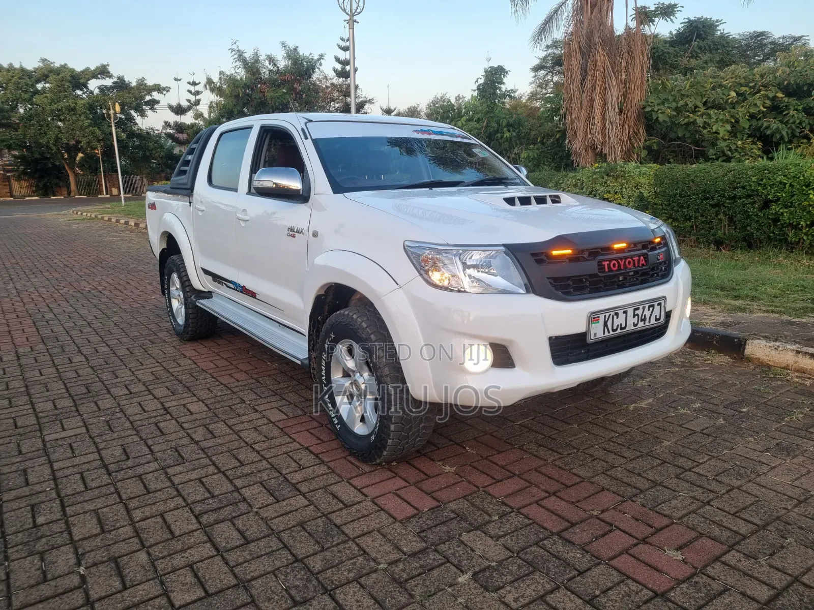 Toyota Hilux 2009 White