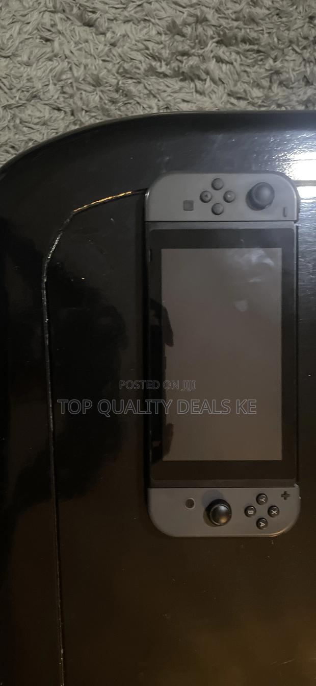 Nintendo Switch Bundle+All Original Items+Sd Card+Travel Case+Games - thumbnail 3