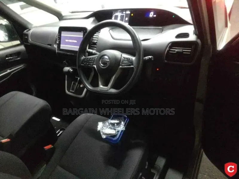 Nissan Serena 2019 Gold