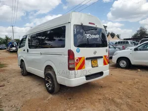 Toyota HiAce 2012 White