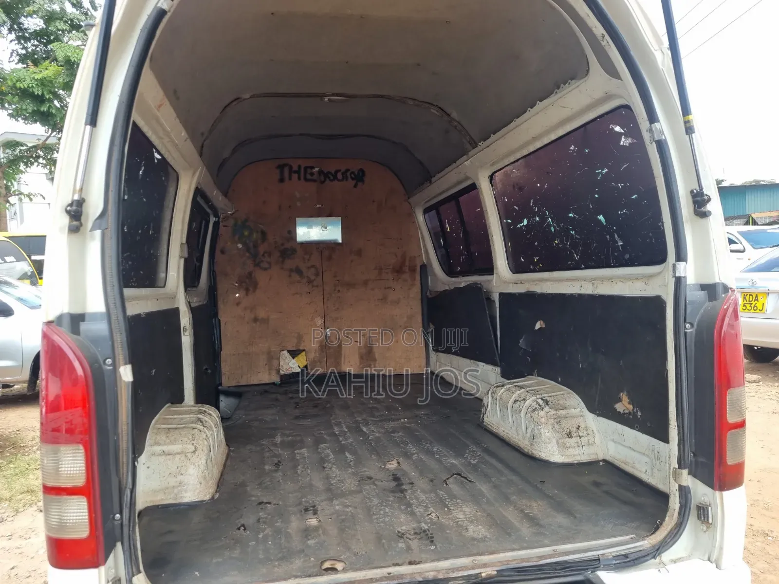Toyota HiAce 2012 White