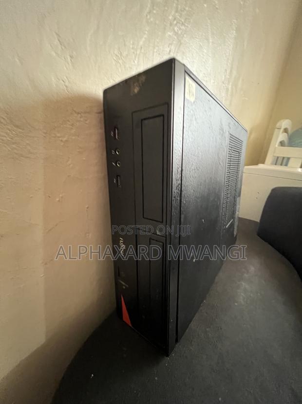 Desktop Computer Fujitsu Esprimo P720 E90+ 4GB Intel Core i5 HDD 500GB