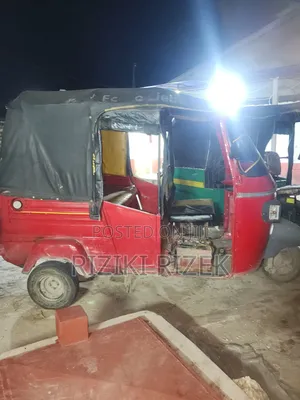 Piaggio 2018 Red