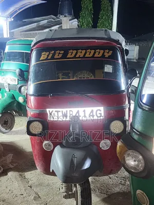 Piaggio 2018 Red