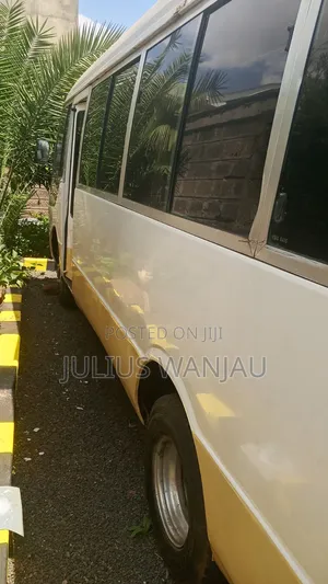 Mitsubishi Fuso Rosa 2008 White