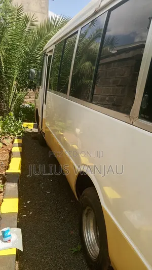 Mitsubishi Fuso Rosa 2008 White