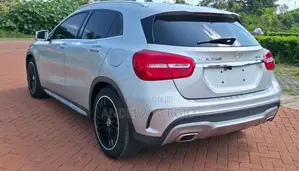 Mercedes-Benz GLA 250 2017 Silver