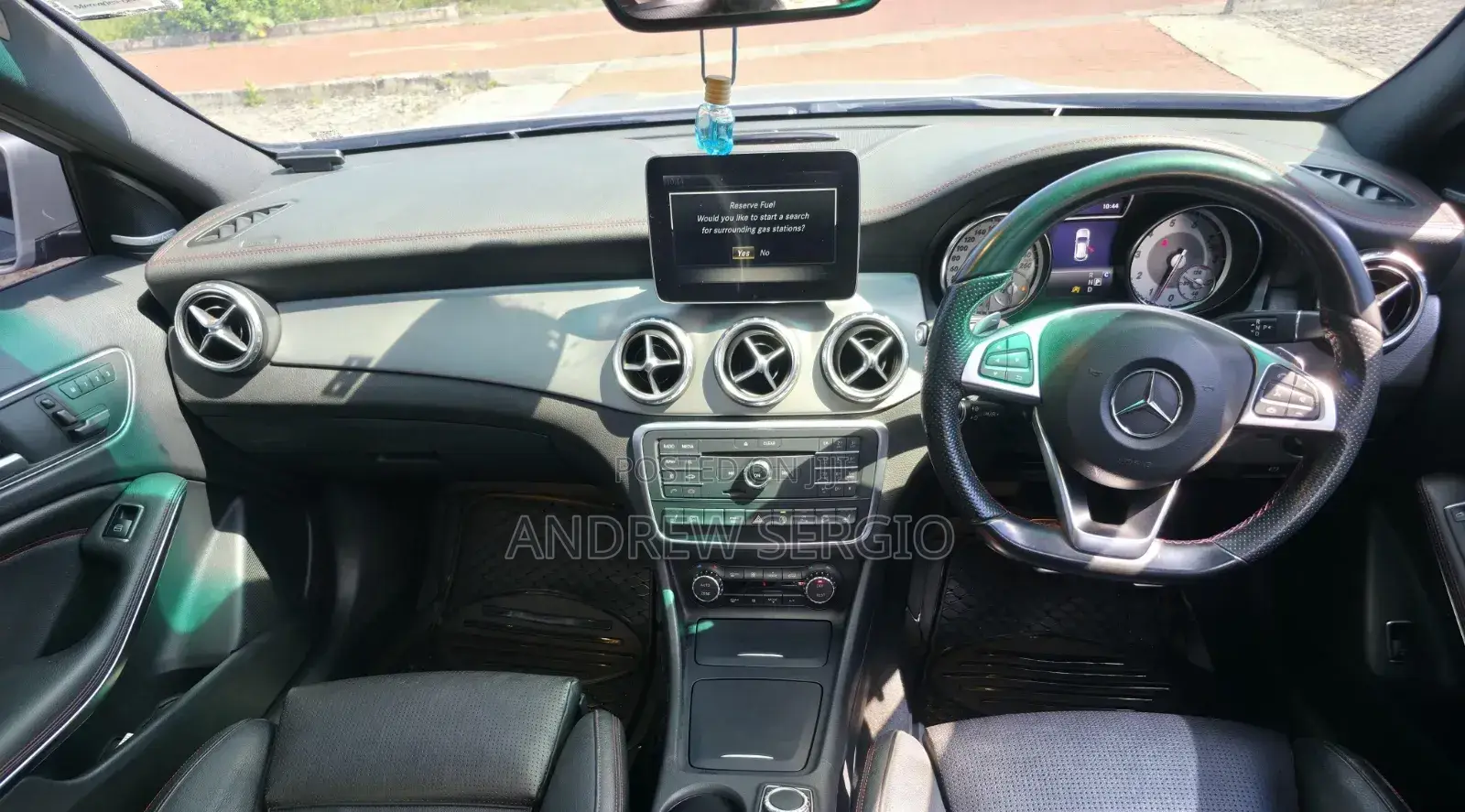 Mercedes-Benz GLA 250 2017 Silver
