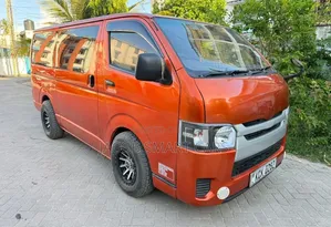 Toyota HiAce 2010 Orange
