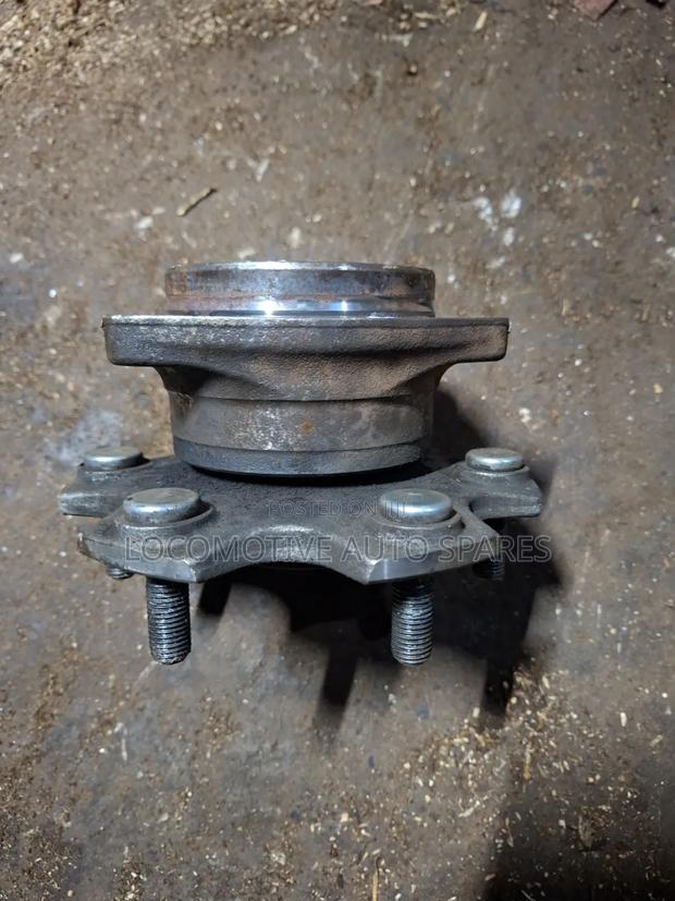 Front Hub Mitsubishi Pajero New Model
