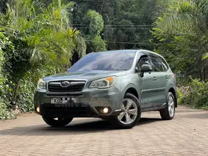 Subaru Forester 2.0XT Premium 4dr SUV AWD (2.0L 4cyl Turbo CVT) 2014 Gray