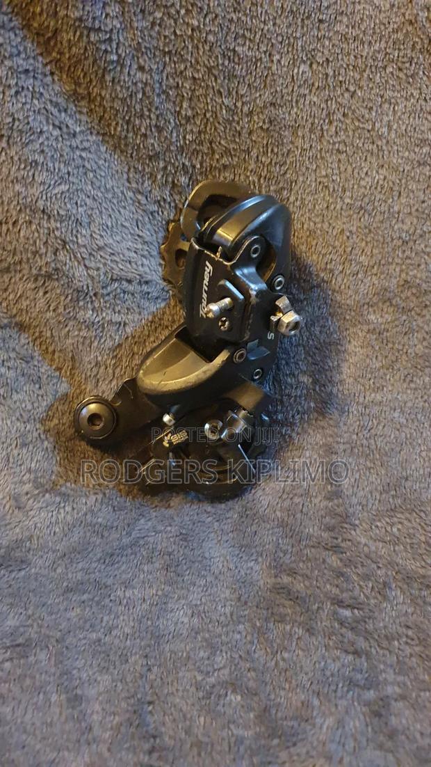 Original Shimano Tourney Derailer - main view