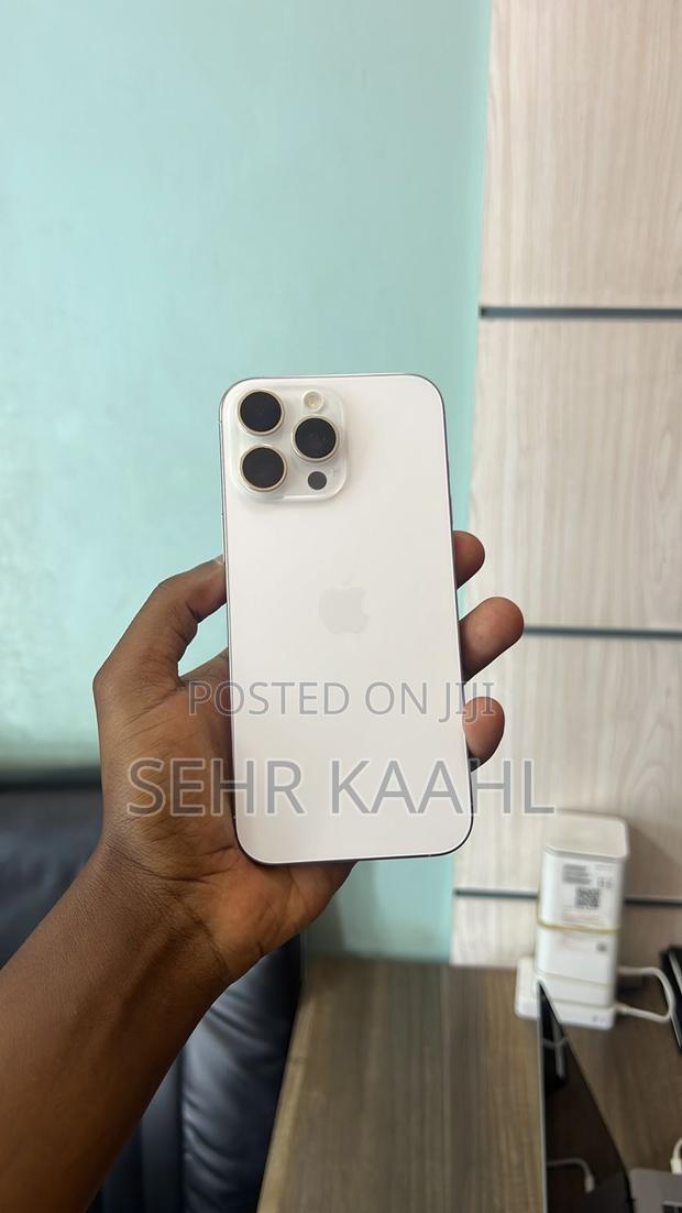 Apple iPhone 15 Pro Max 256 GB White - thumbnail 2