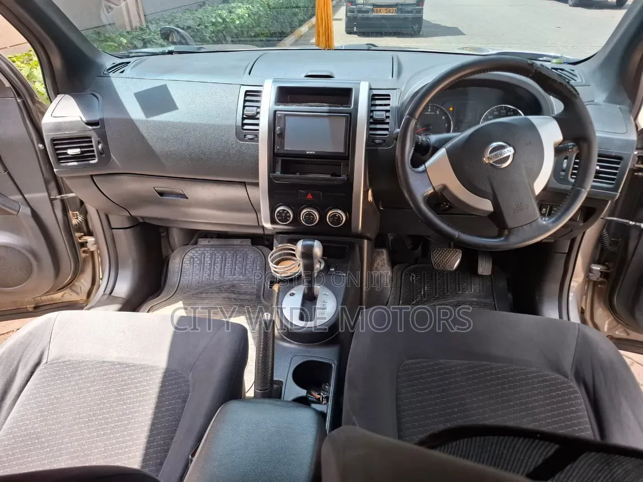 Nissan X-Trail 2012 Gray