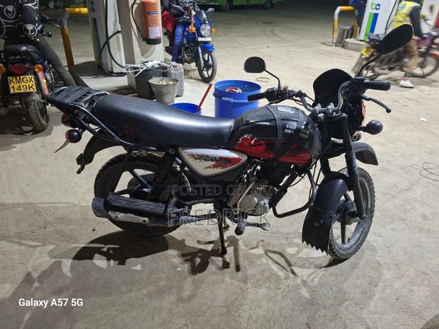 Bajaj Boxer 2021 Black