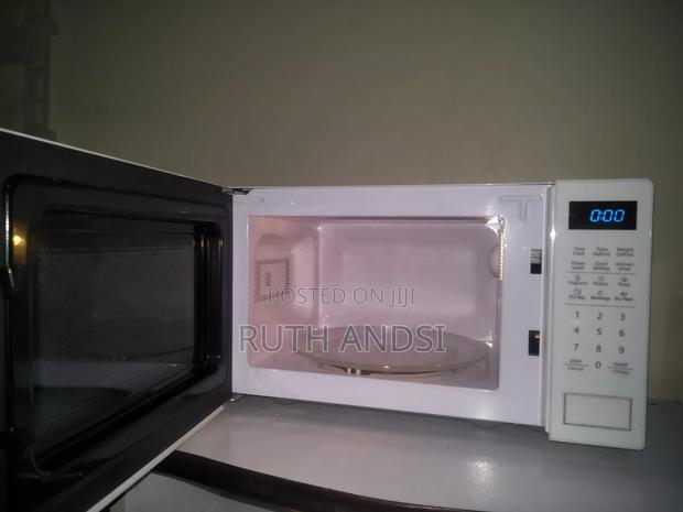 Hisense Microwave - thumbnail 3
