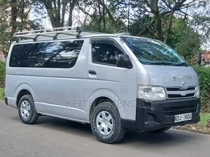 Toyota HiAce 2014 Silver