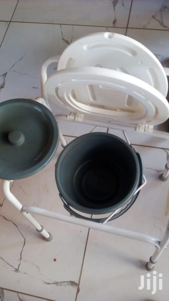 Commode Chair/ Portable Toilet Chair - thumbnail 3